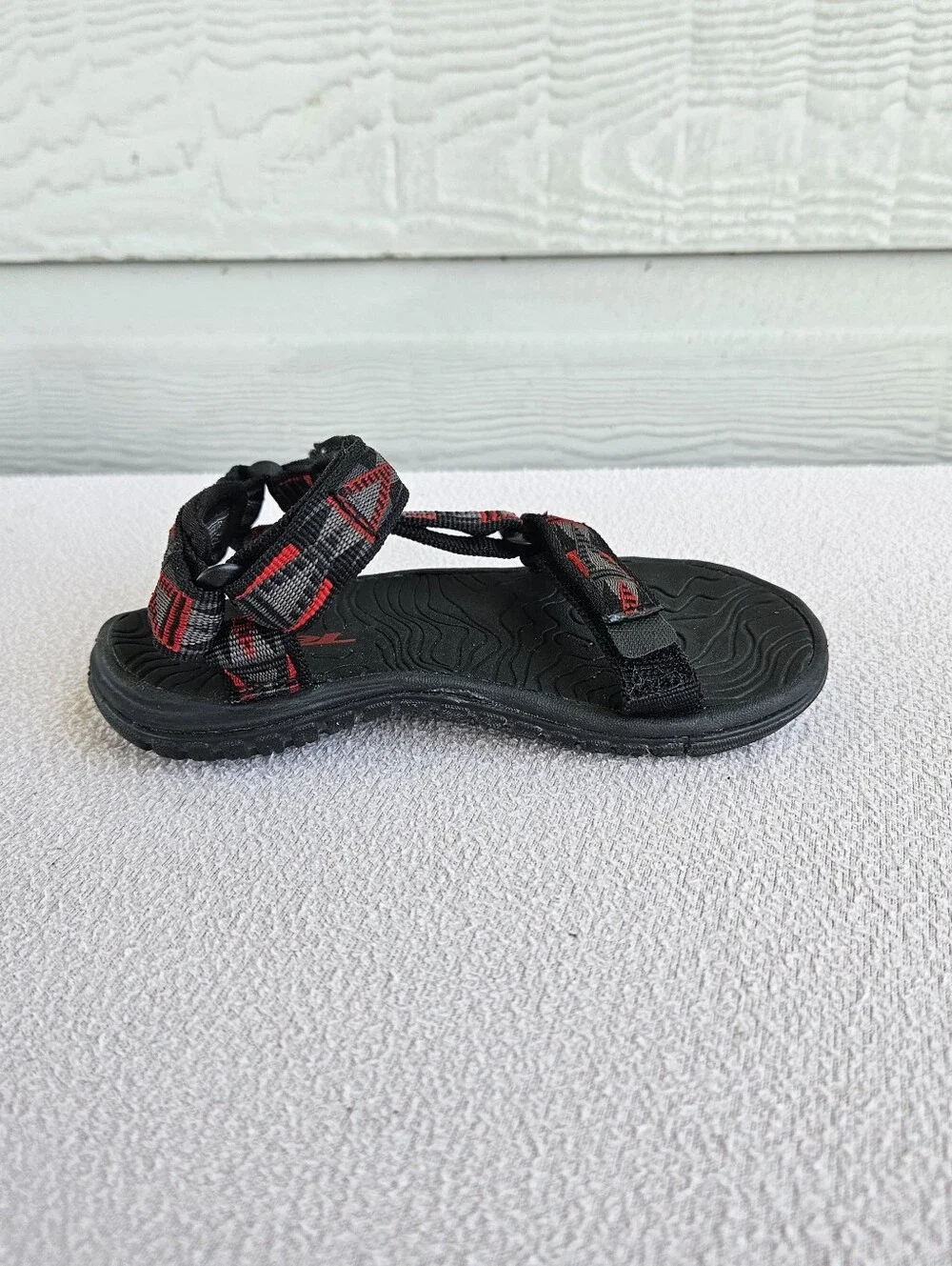TEVA Hurricane 3 Toddler SZ 8 Outdoor Sandals Red Black Tribal Print Hook & Loop
